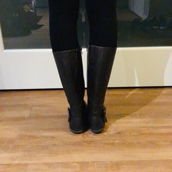 Brown leather tall boots - Picture 3 of 5